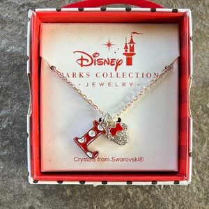 NWT Disney Necklace (L)